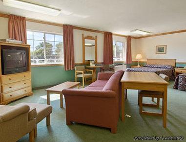 Hotel Super 8 By Wyndham Sheldon Habitación foto